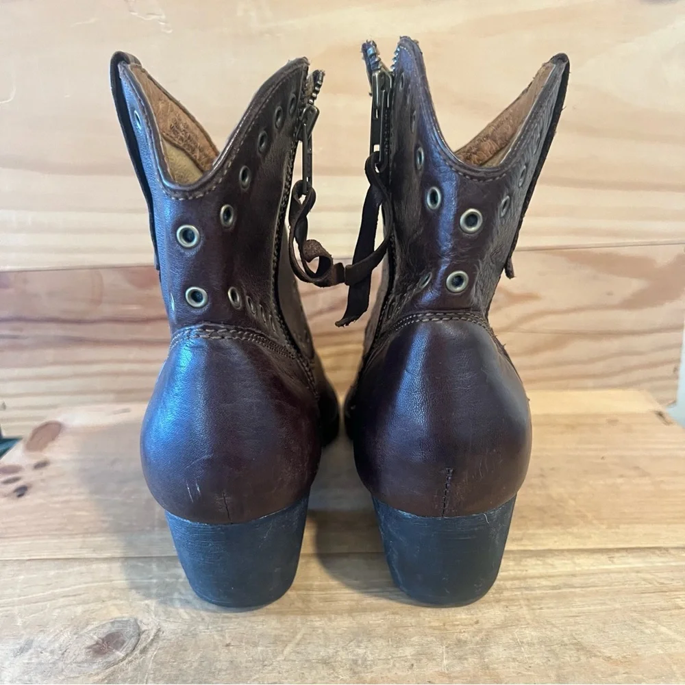 Born Chocolate Brown Leather Grommet Western Ankle Booties size 9 - Picture 7 of 13